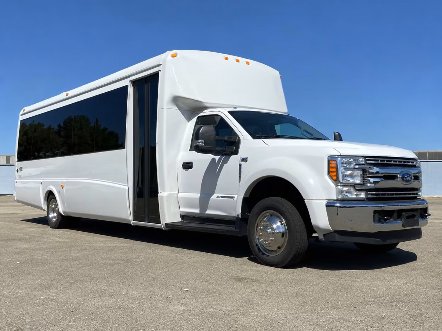 15 passenger minibus