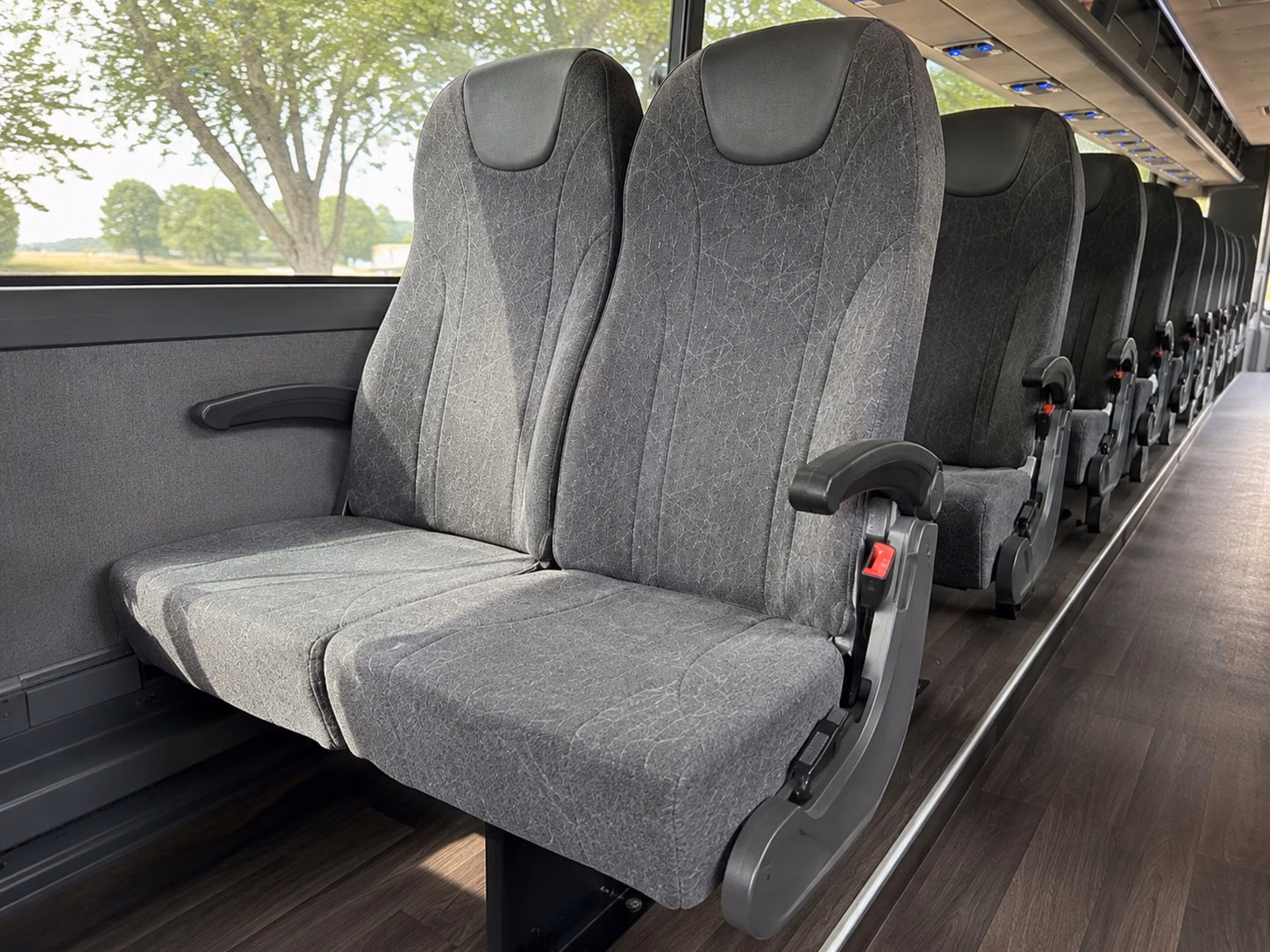 with busrentalwashington com renting a wedding charter bus near the national mall is simple